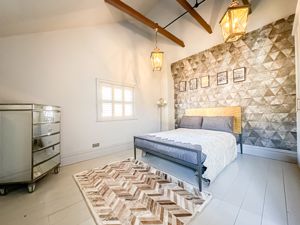 Photo 21- click for photo gallery